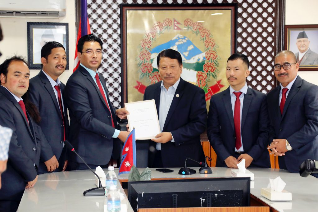 एनएफपिजे नेपालले बुझायो उपप्रधानमन्त्री सिंहलाई ध्यानाकर्षणपत्र