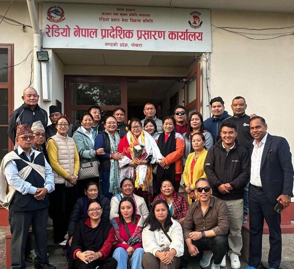 रेडियो नेपाल पोखरा कार्यालय प्रमुख शान्ति गुरुङलाई तमु धिंको बधाई