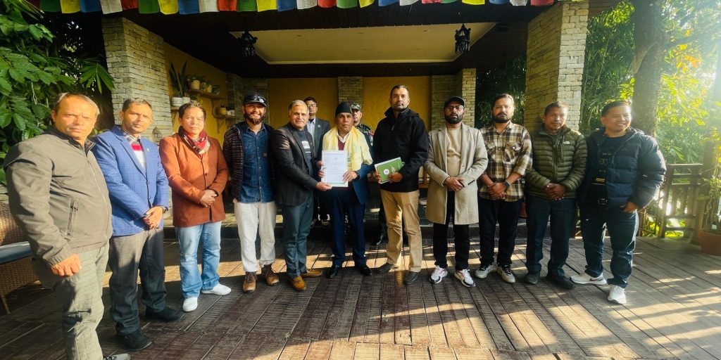 टान गण्डकीले राष्ट्रिय सभाका अध्यक्ष दाहाललाई बुझायो १२ बुँदे ध्यानाकर्षण पत्र