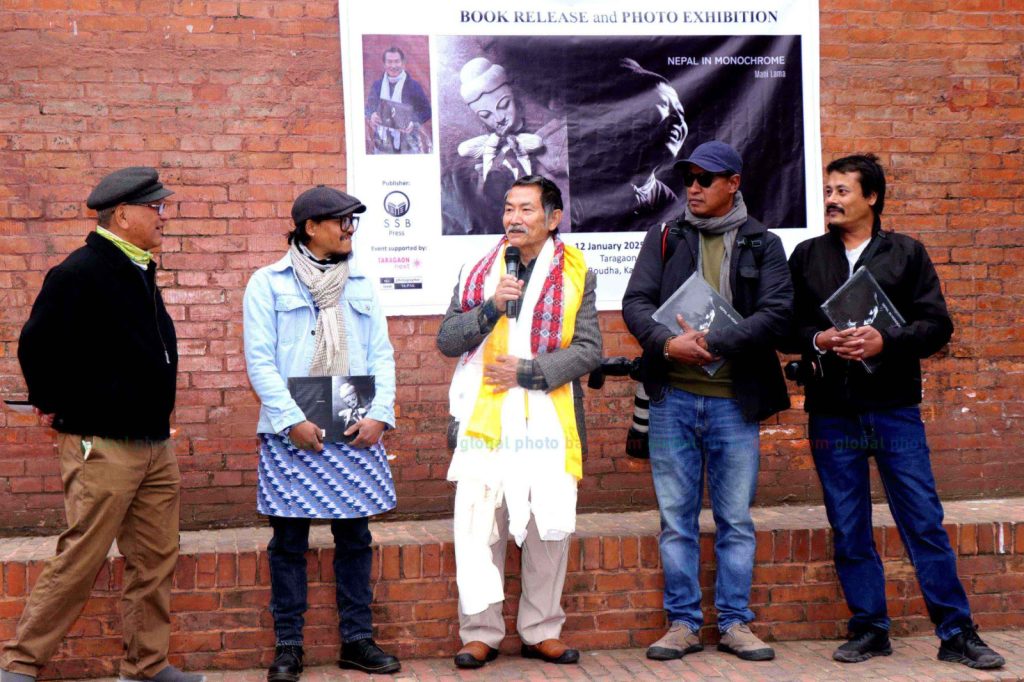 फोटोग्राफर मणि लामाले नेपाल इन मोनोक्रोम पुस्तक विमोचन