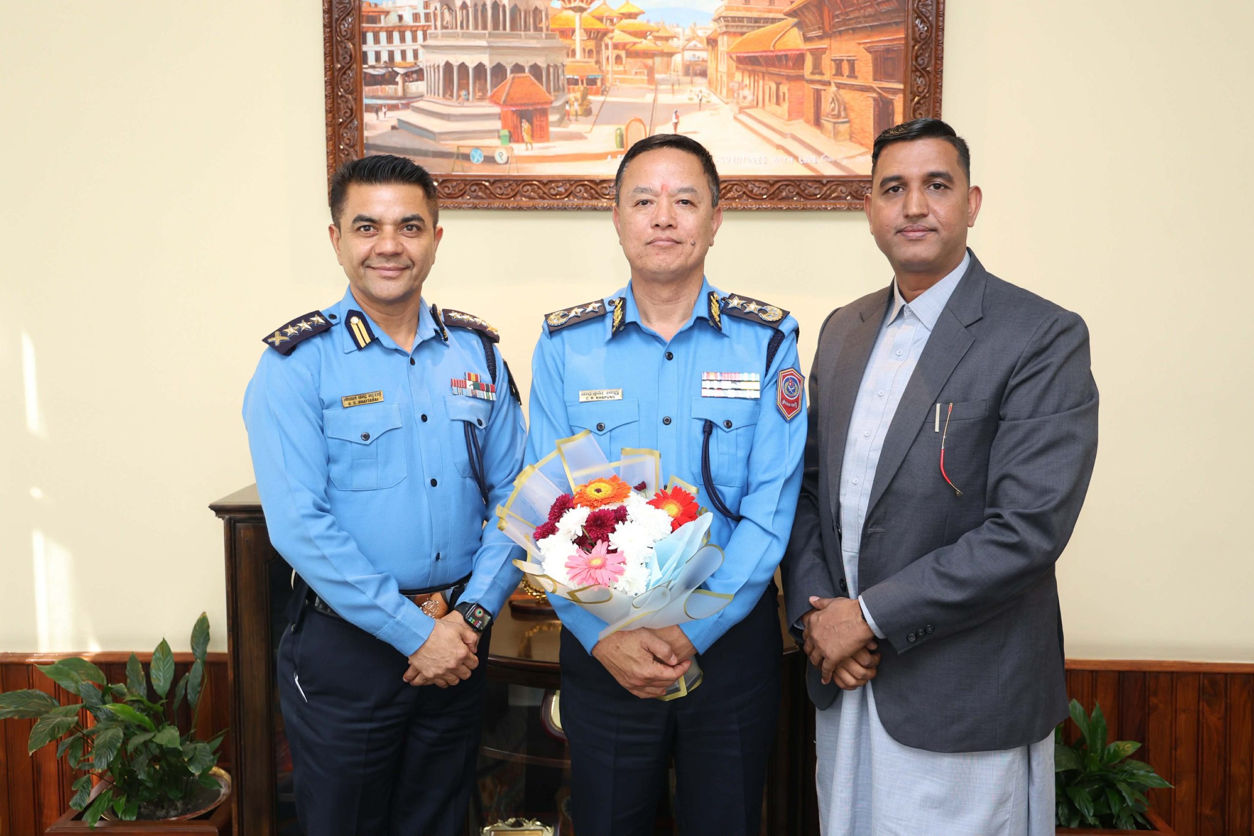 एनआरएन दक्षिण सुडानका अध्यक्ष रामप्रसाद पाद्य र प्रहरी महानिरीक्षक खापुङबीच भेटवार्ता